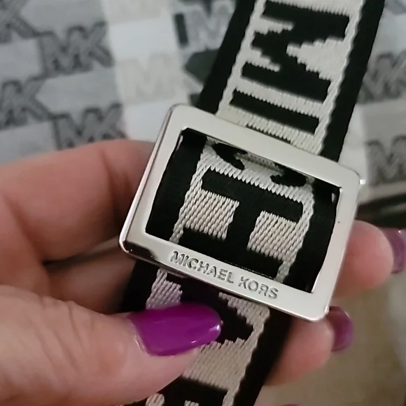 Michael Kors Crossbody - Picture 3 of 12